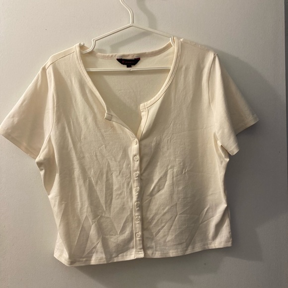 button down tshirt - Picture 2 of 3